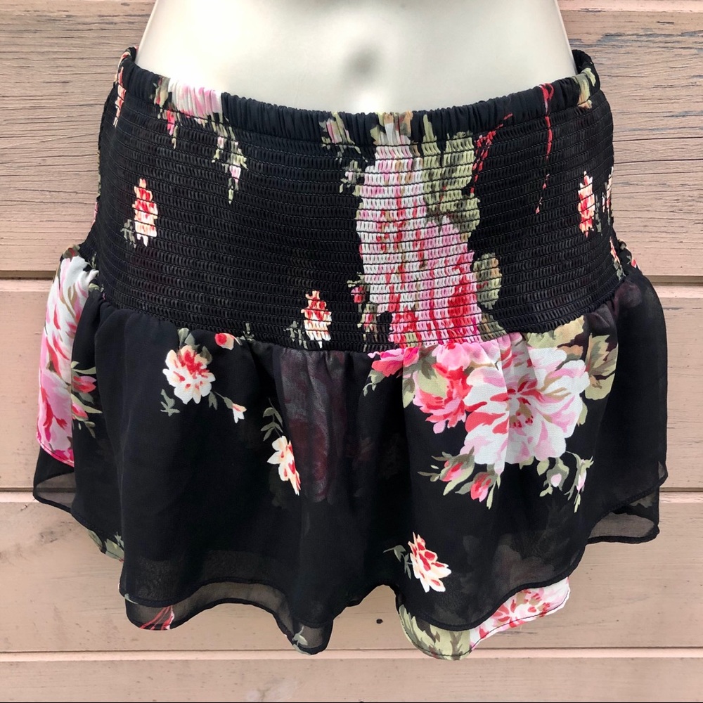 Worn Once! Express Floral Mini Skort Size XS